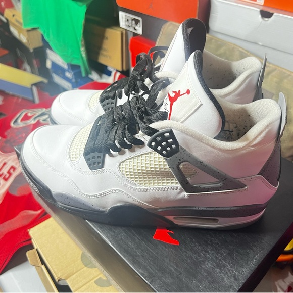 Air Jordan 4 Cement - Picture 3 of 4